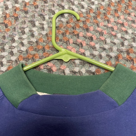 Vintage Embroidered Crewneck Sweatshirt (Great Condition!) - Picture 7 of 9